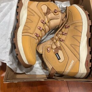 Salomon women’s Brown Hiking Boots